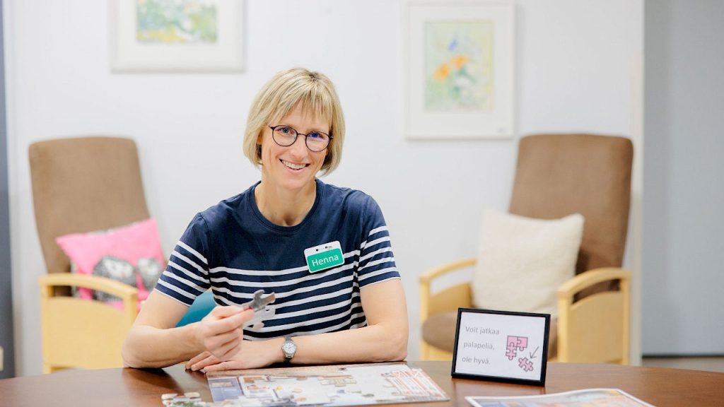 Kohtaaminen päiväkodin syysmarkkinoilla toi Muistimontessorin Suomeen